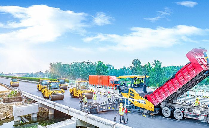 江蘇高速上演徐工成套道路機(jī)械大片！